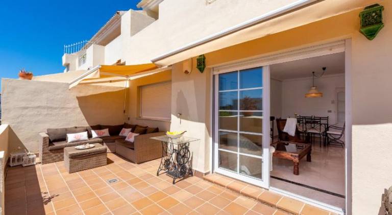 Holiday apartment with pool in Marbella