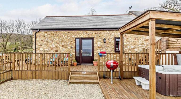 Lovely house with jacuzzi | Pet-friendly — photo 2
