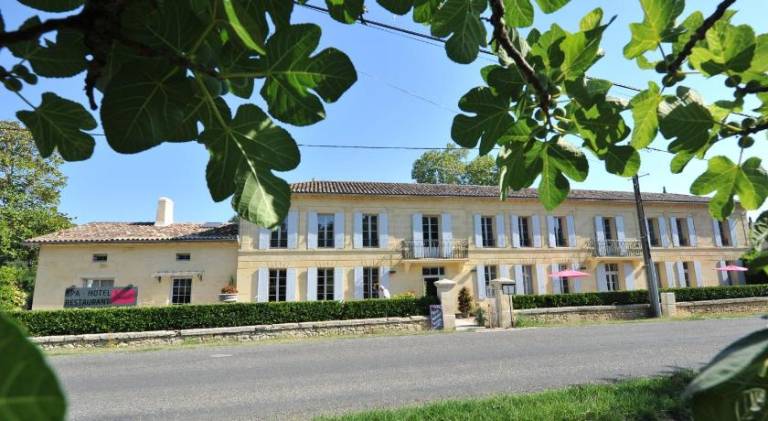 Logis- Hotel Spa Restaurant l'Epicurial in Libourne