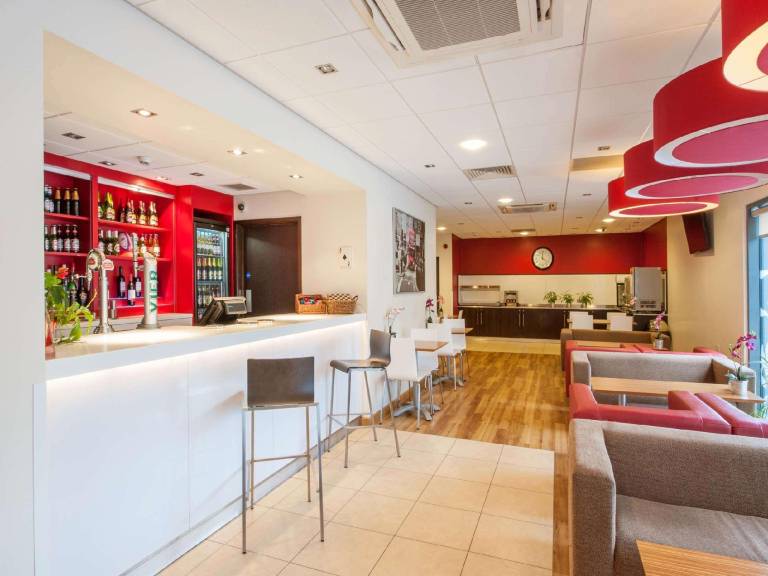 Travelodge London Twickenham — photo 5