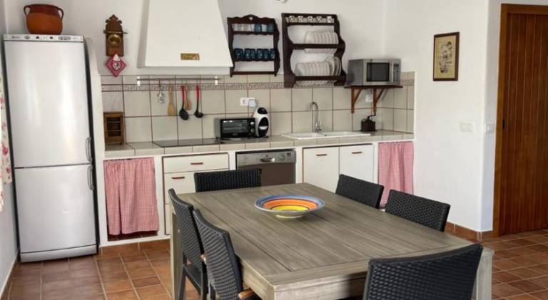 Ample vacation home | Pets allowed — photo 3