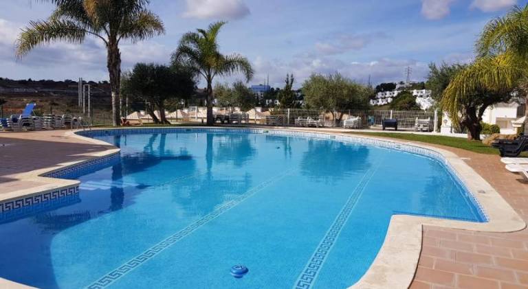 Fully equipped pleasant villa with pool, patio & grill | Pet-friendly — photo 2