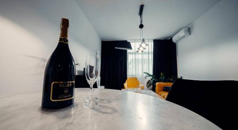 Serviced apartment with patio | Pets allowed — photo 5
