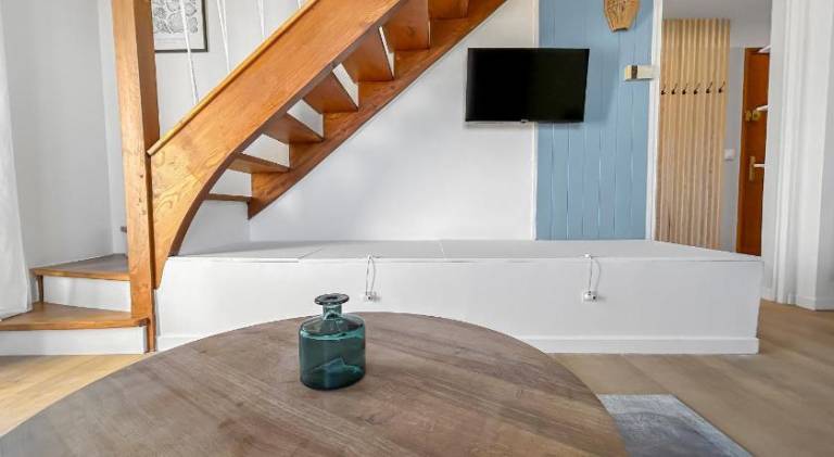Apartment with terrace — photo 4