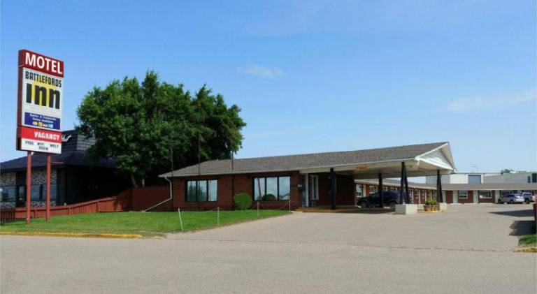 Battlefords Inn