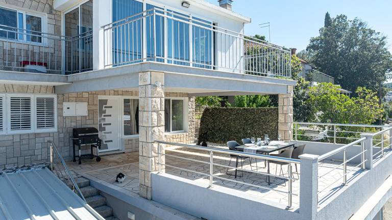 Rental apartment with grill, garden & terrace | Sea view — photo 3