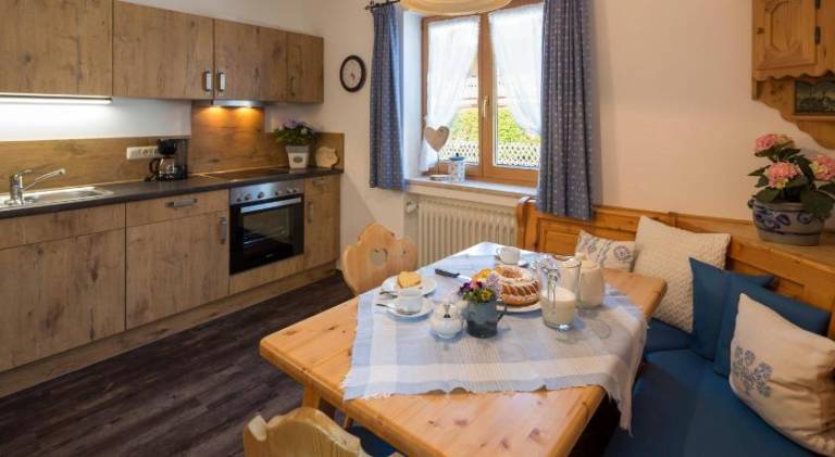 Holiday apartment with 2 rooms for 6 persons — photo 2