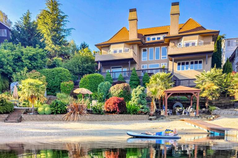 House Lakewood
