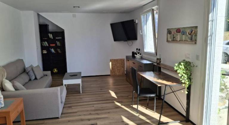 House with 2 rooms for 5 persons — photo 4