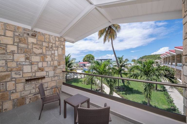 Resort  Dickenson Bay