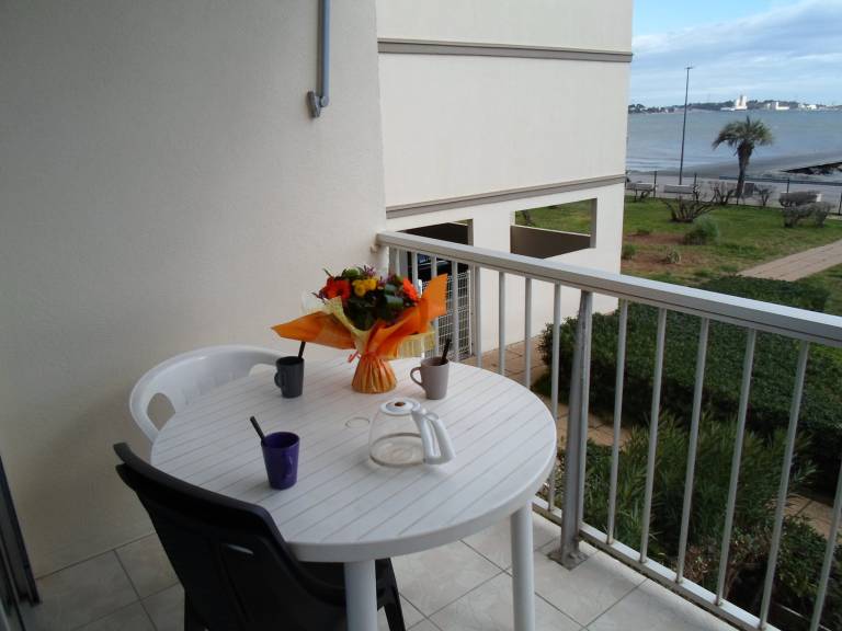 Apartment with Balcony 5 min from Spa - Pets allowed — photo 2