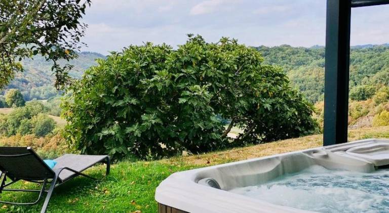 Family-oriented villa with pool, hot tub & terrace | Dogs allowed — photo 5