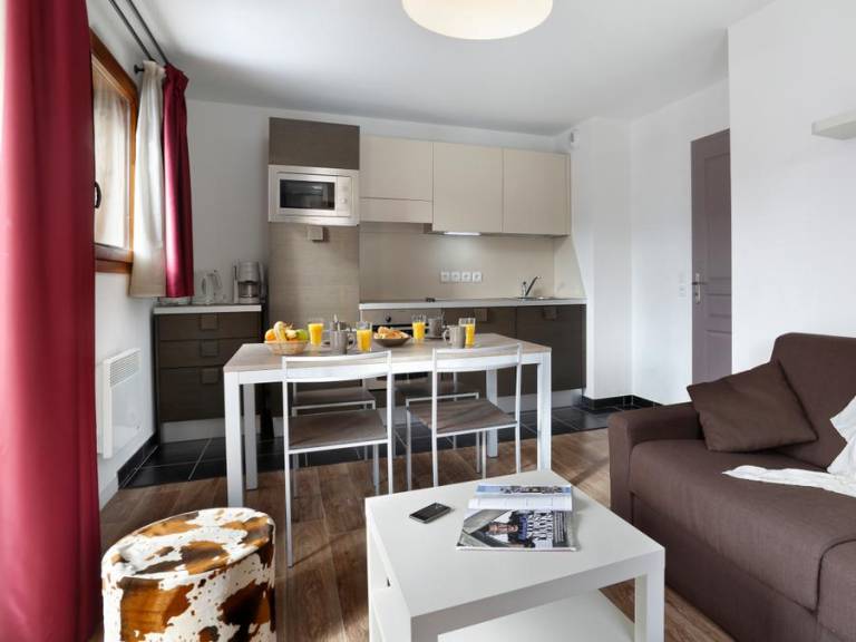 Beautiful rental apartment with patio | Next to the ski | Pets are welcome — photo 4