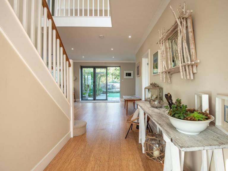 Fully equipped cottage with yard | Pets are welcome — photo 2