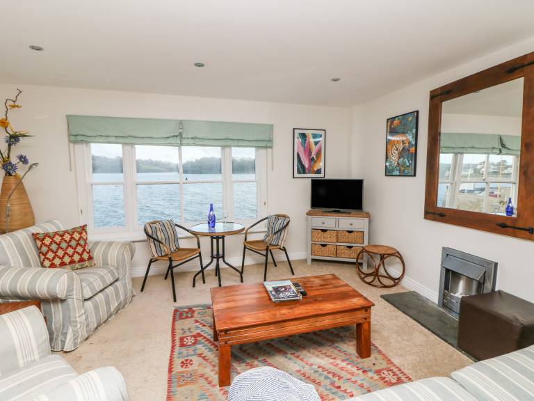 Cottage with yard | Beach view — photo 3