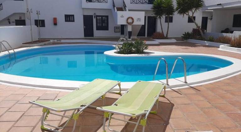 Holiday apartment with yard, private pool & patio — photo 4