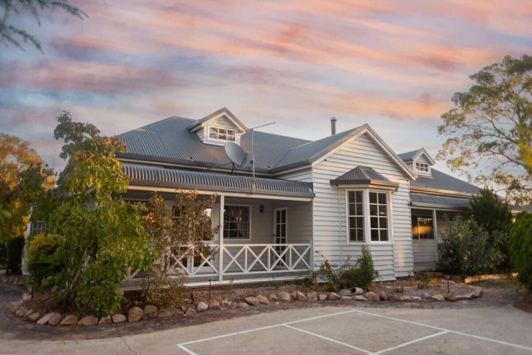 Find holiday cabins & in Stanthorpe from 133!