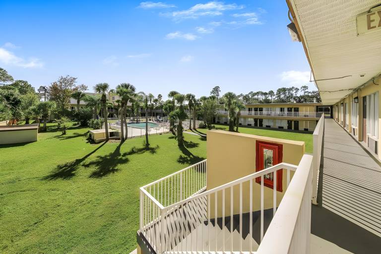 Days Inn by Wyndham Daytona Beach Speedway — photo 3