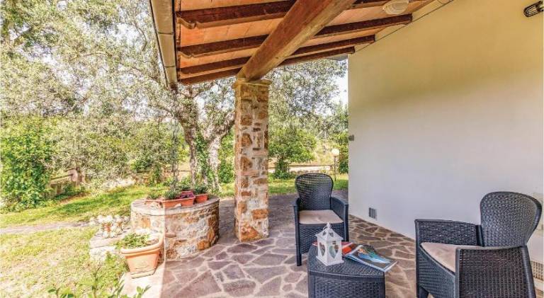 Fully equipped lovely vacation home with barbeque, terrace & yard | Pets are welcome — photo 3
