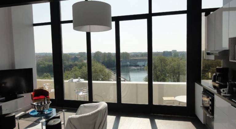 Loft vue fleuve Garonne parking gratuit in Toulouse