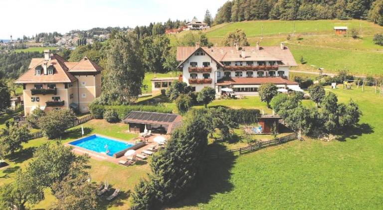 Villa Maier B&B & Apartments in Renon