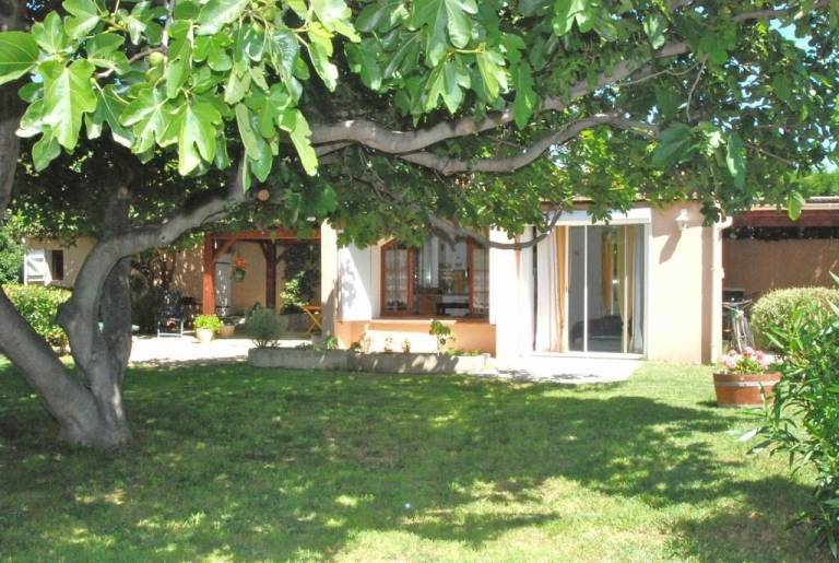Villa with terrace, barbecue & yard | Nature view — photo 2