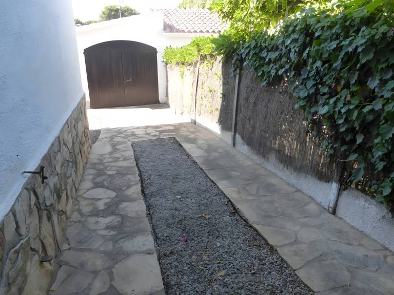 Villa with garden, terrace & barbecue | Mountain view — photo 4