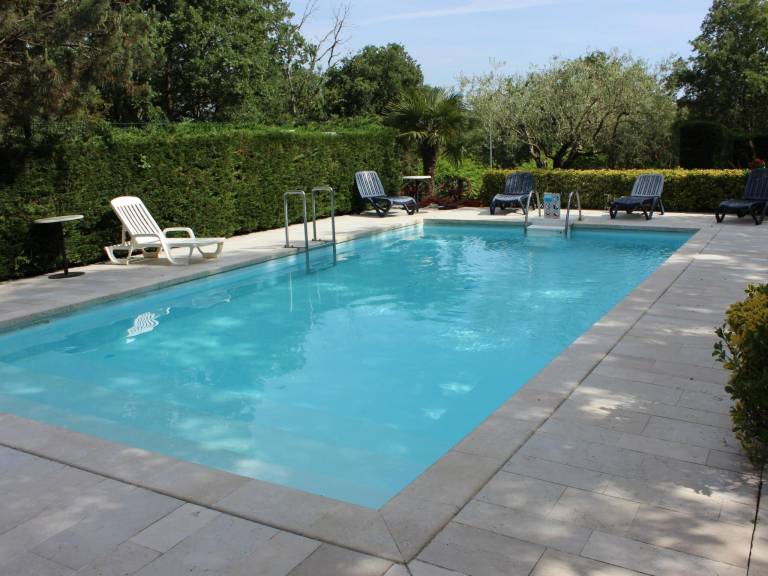Pleasant rental apartment with yard, barbecue & pool | Dogs allowed — photo 2