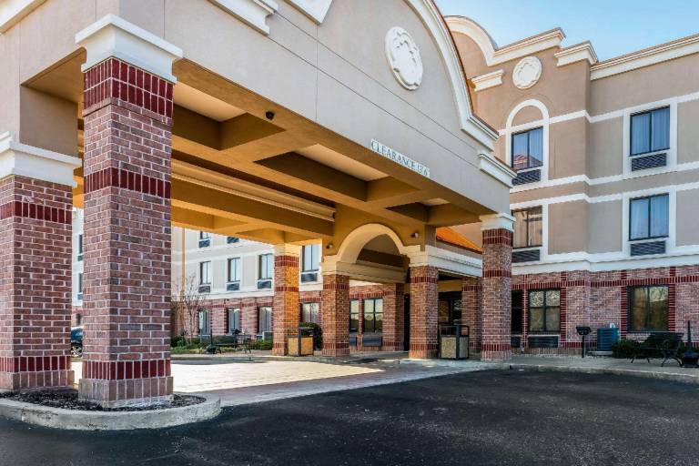 Comfort Inn & Suites Airport-American Way in Memphis, TN