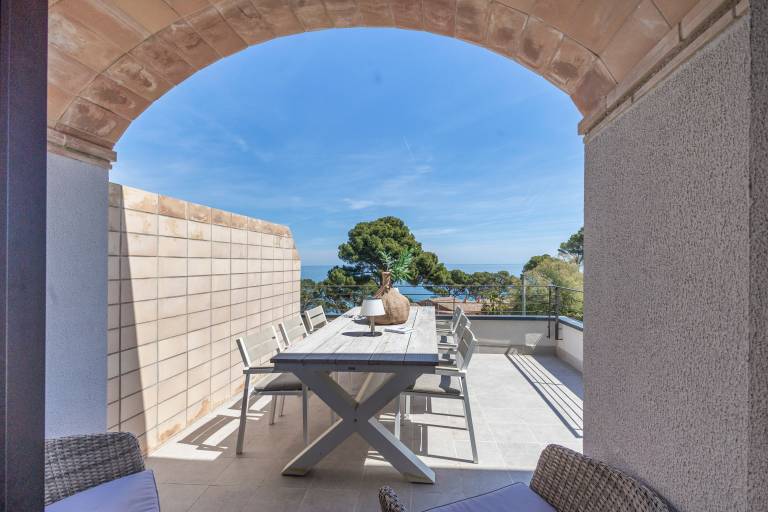 Fully equipped rental apartment with terrace, fast internet & garden | Garden view | Next to the beach | Dogs allowed — photo 2
