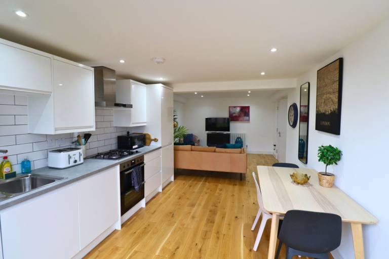 Apartment Sutton