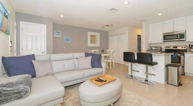 House with 2 rooms for 4 persons in Sarasota, FL