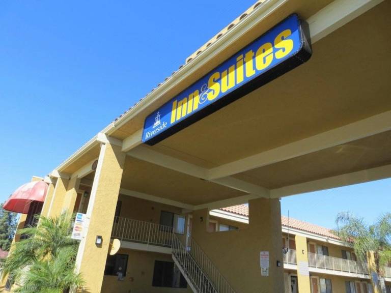 Riverside Inn & Suites — photo 5