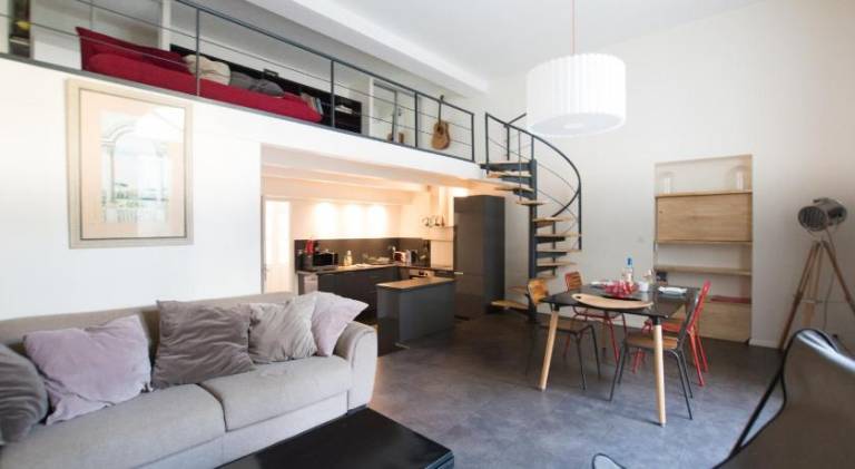 Fully equipped beautiful holiday apartment with patio & yard | Pets allowed — photo 2