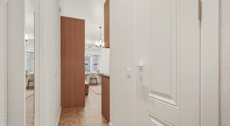 Charming apartment | Near Gate of Dawn | Pets are welcome — photo 3