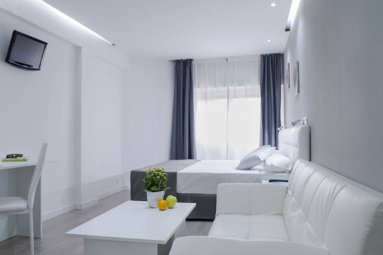 Aparthotel Goya