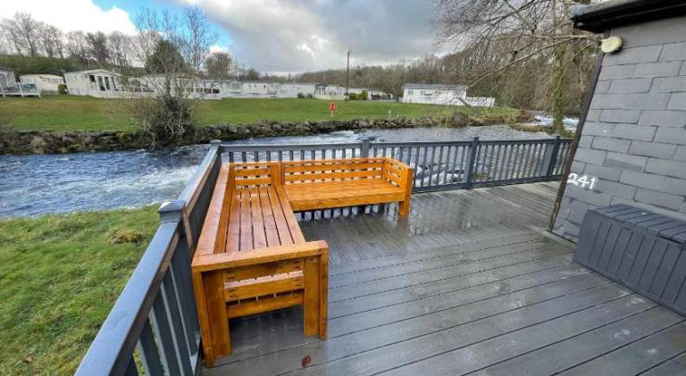 Stunning 3 Bed Riverside Cabin in Snowdonia — photo 5