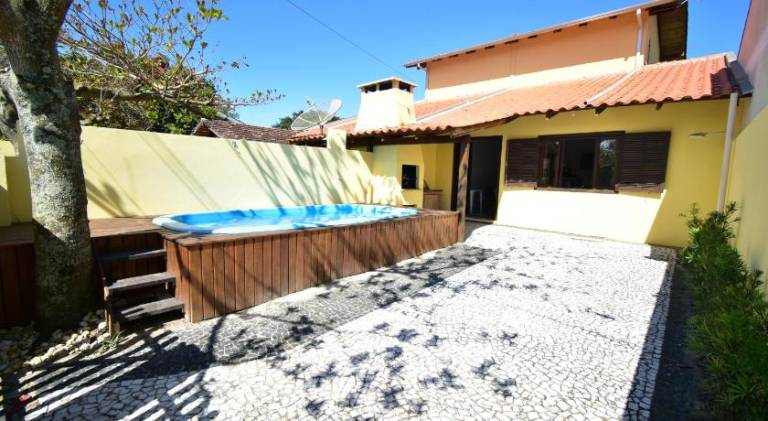 House with pool in Bombinhas