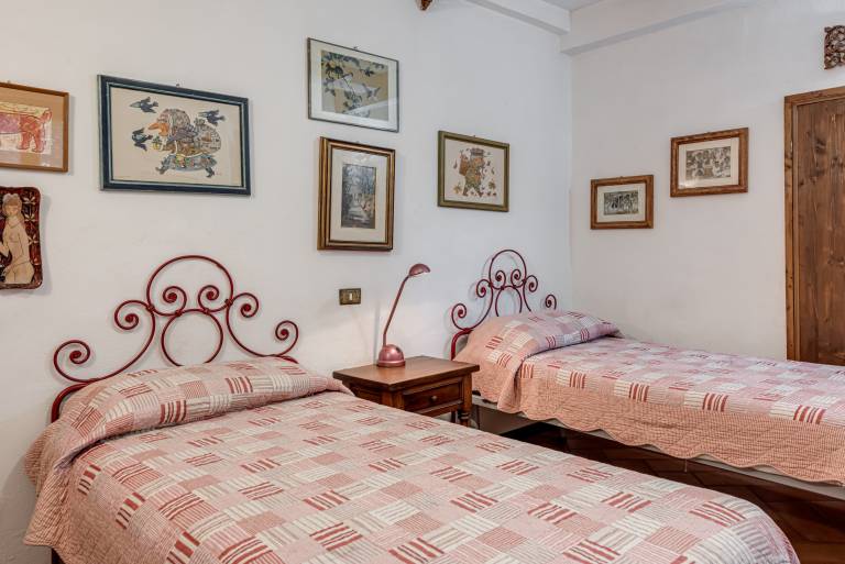Pleasant private room with fast internet & yard | Garden view | Pets allowed in Santa Maria