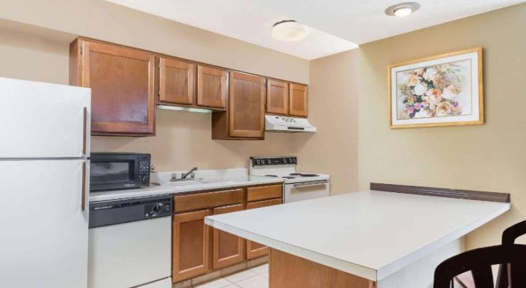 Hawthorn Extended Stay by Wyndham Columbus North — photo 4