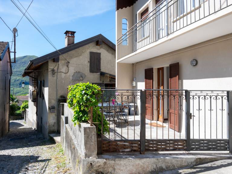 House with barbeque, terrace & garden — photo 5