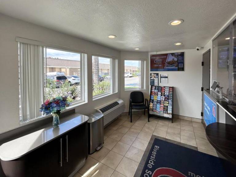 Studio 6 Suites - Riverside, CA - South — photo 4