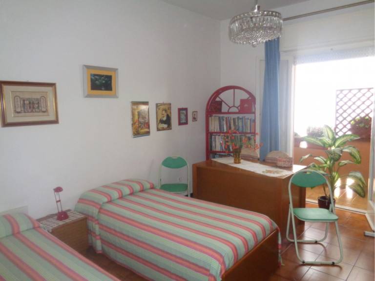 Apartment with patio — photo 2