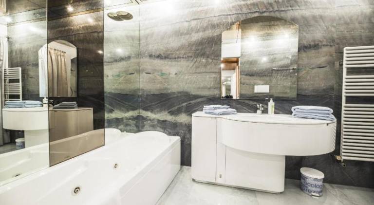 Big holiday apartment with terrace & hot tub | Next to the ski | Dogs allowed — photo 2