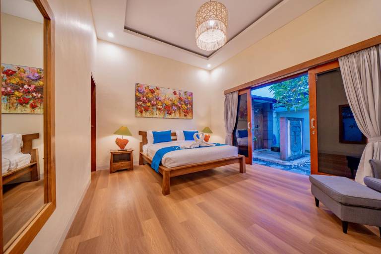 Villa with private pool, patio & garden | Good for workation — photo 2