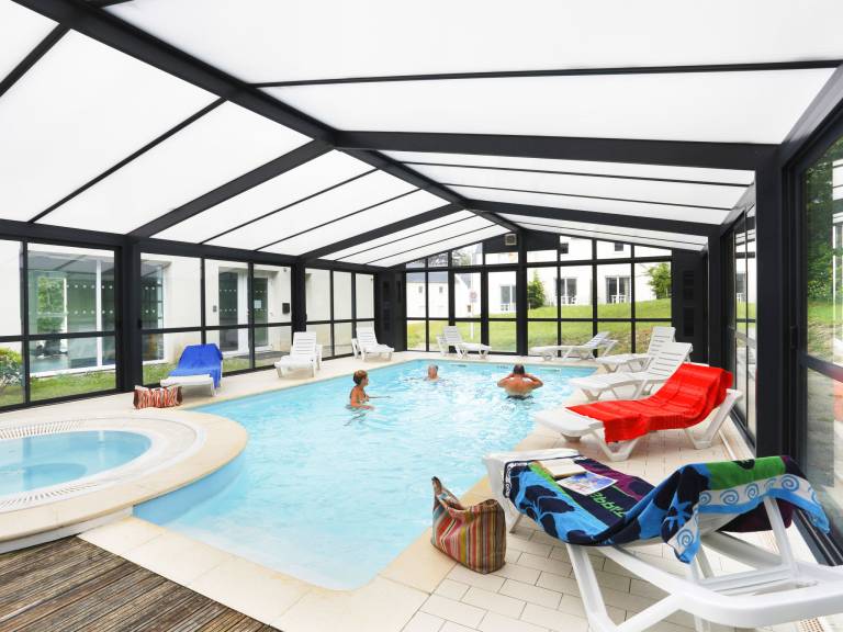 Vacation home with yard, terrace & heated pool | Dogs allowed — photo 4
