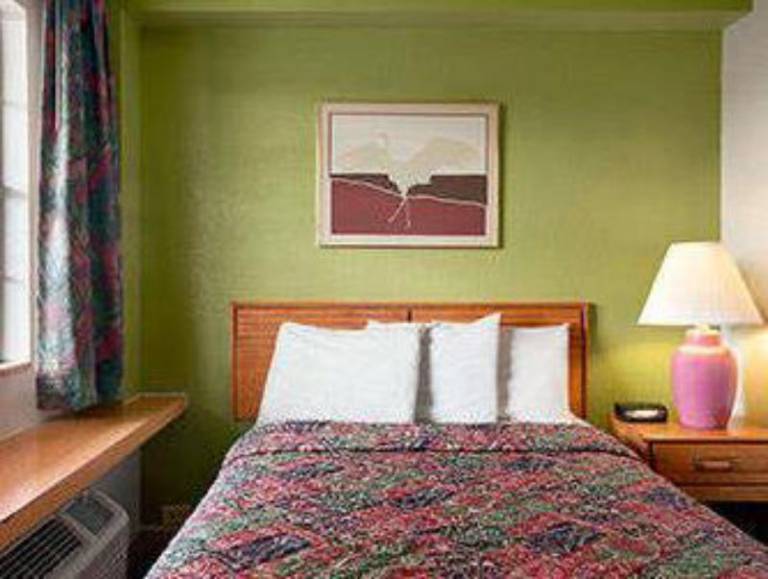 Days Inn by Wyndham West Memphis — photo 2