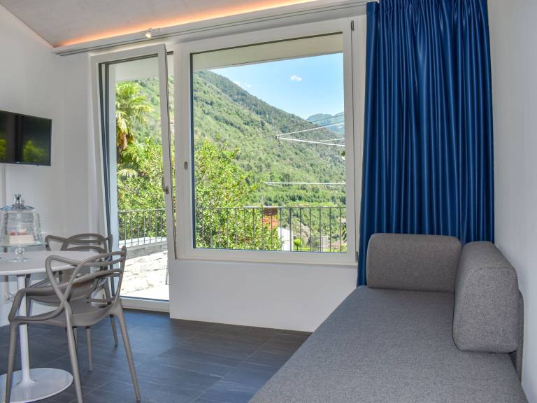 Holiday apartment with patio & pool | Nature view — photo 3