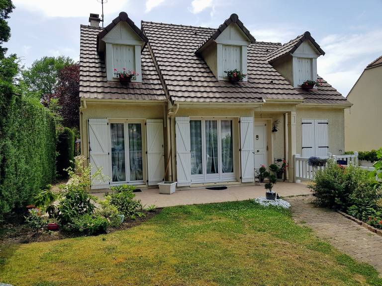 Bed and breakfast  Élancourt