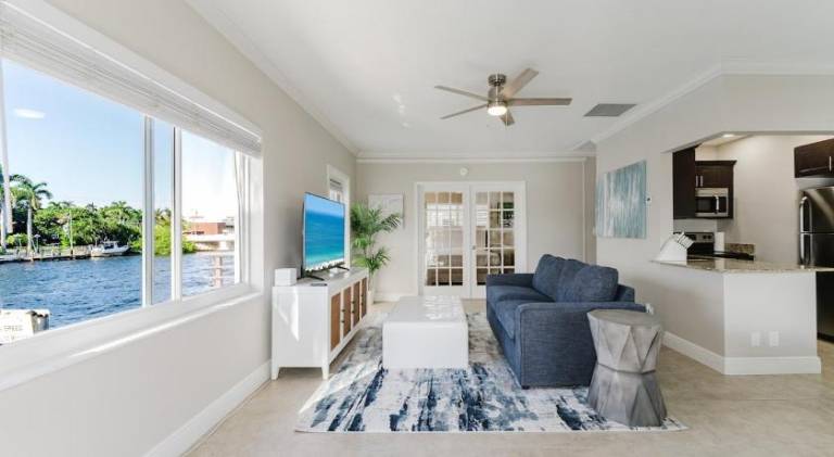 Waterfront 2BR Intracoastal Views Walk to Beach Pool and Hot Tub — photo 2
